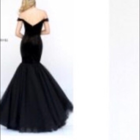 Sherri Hill gown  black satin size 6-8 - Picture 2 of 7